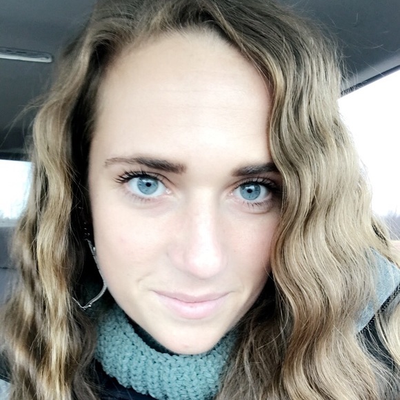 Meet your Posher, Ashley - Picture 1 of 1